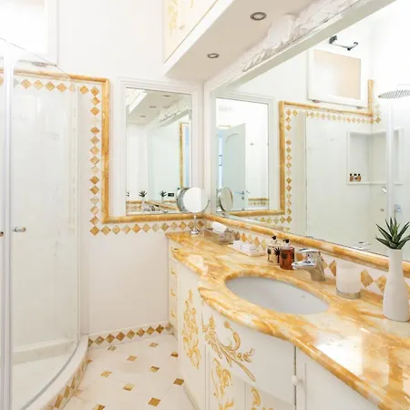 Pablo - Luxurious With Private Pool And Sea View Villa